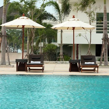 V8 Seaview Hotel Jomtien Beach Exterior photo